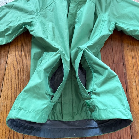 Nike ACG Rain Jacket - Picture 6 of 15